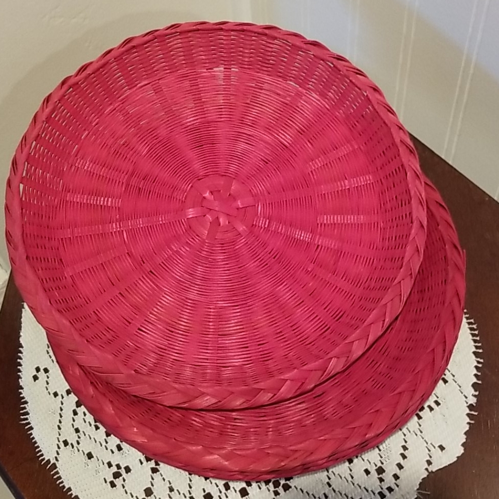 Rattan Plate Holders Coastal Grandma Red